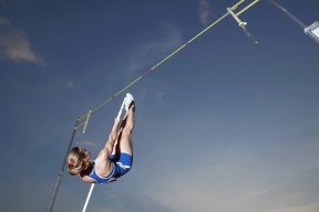 AYX SPORTS-德罗巴在拜仁比赛中最后时刻胜出，比赛局势复杂引发热议！气势如虹延续