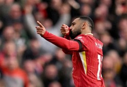 爱游戏-萨拉赫意外战胜切尔西，战术调整引爆全场！